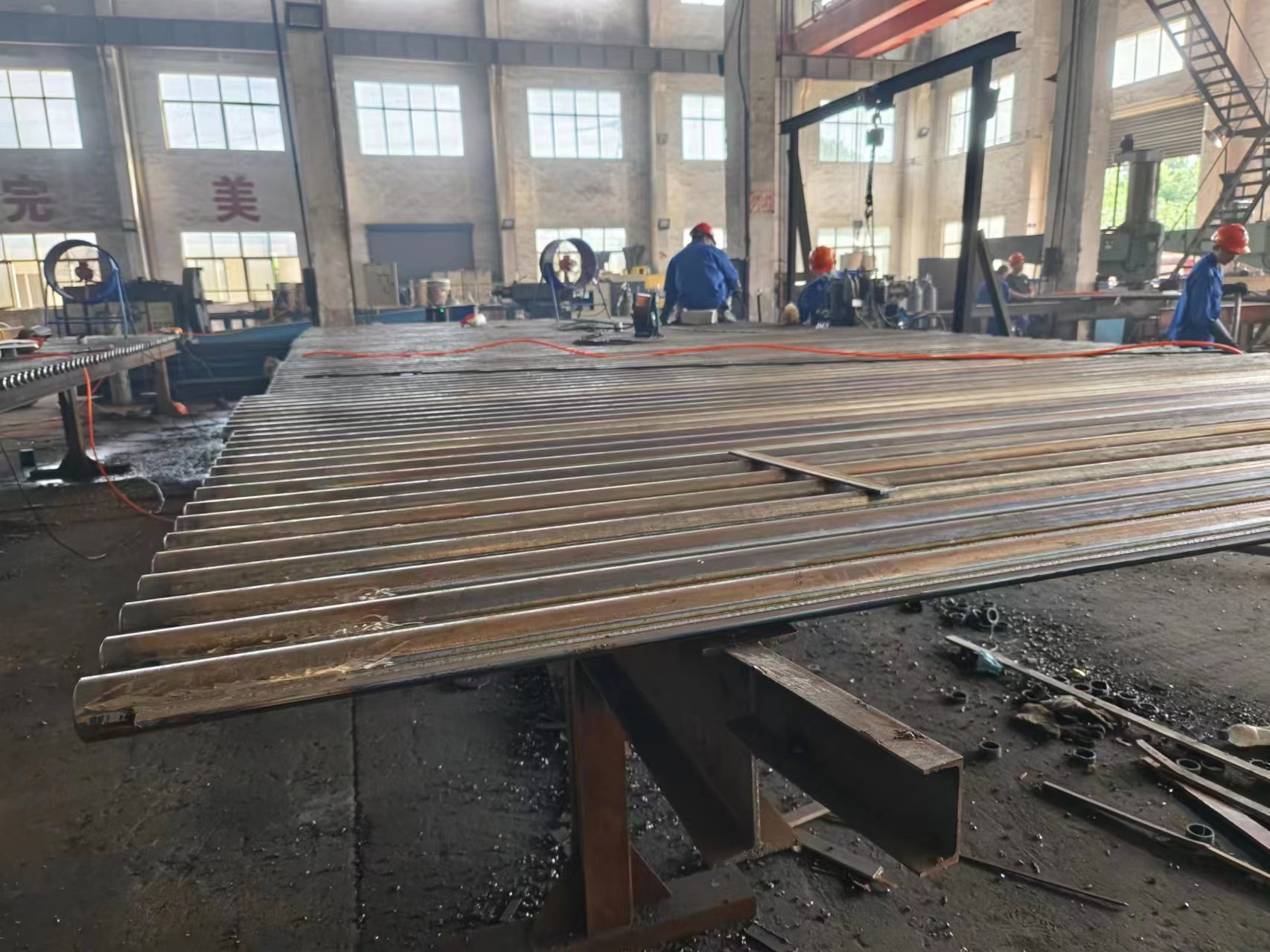 φ60.3×7.5\SA-210C 水冷壁帶鰭片內(nèi)螺紋管，帶鰭片。2）附質(zhì)量證明書，3）品牌：武鍋、東鍋、哈鍋選其一