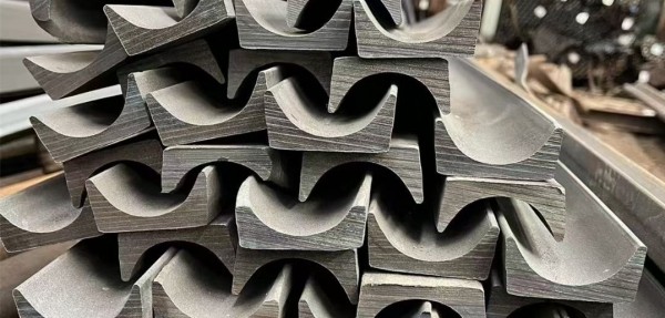 水冷壁鰭片   δ6×15×3000mm  15CrMoG